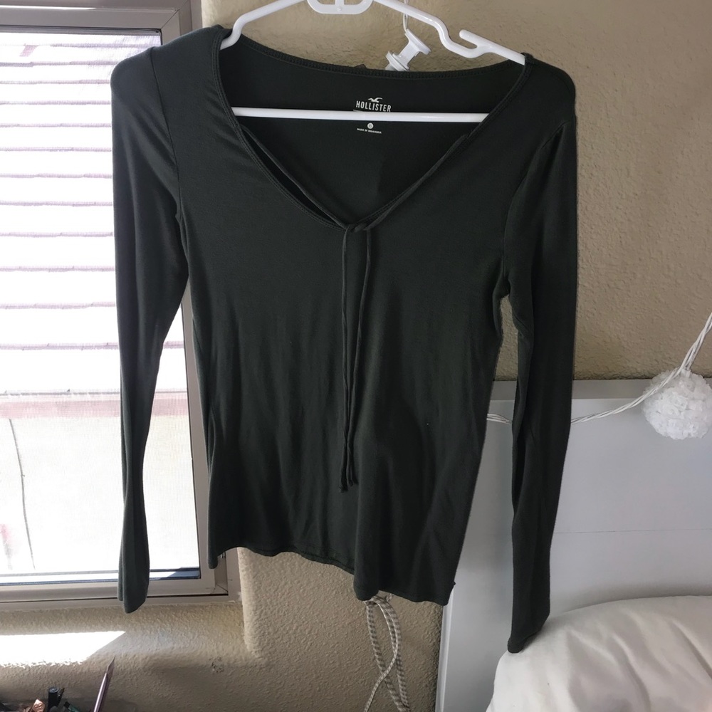 Army Green tie Hollister top